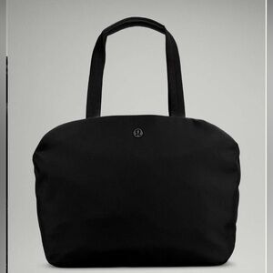 Lululemon Go Getter Bag Travel Gym Tote Bag 15L. Black. Used 2X. Sold Out!